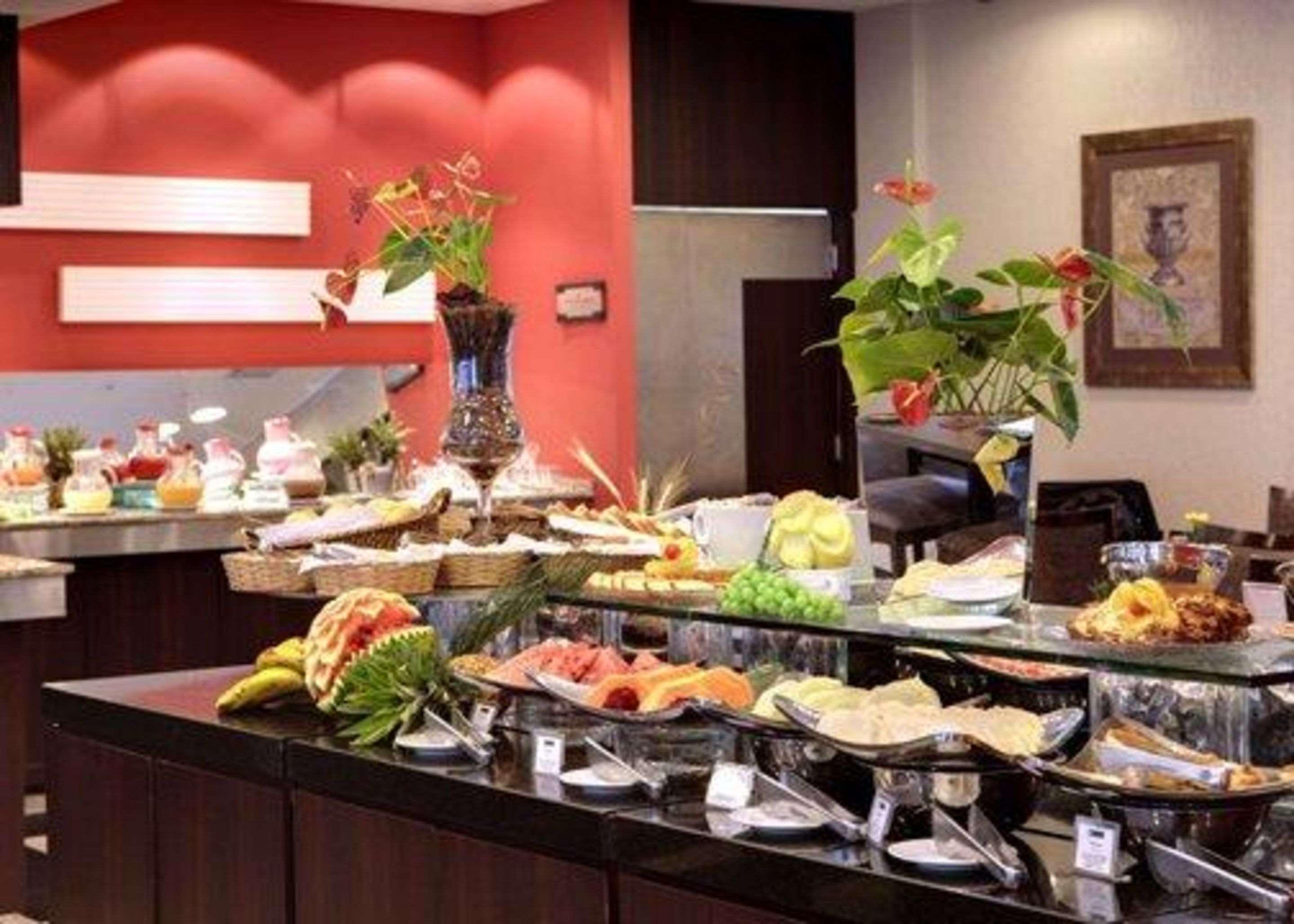 Quality Hotel Curitiba Kültér fotó