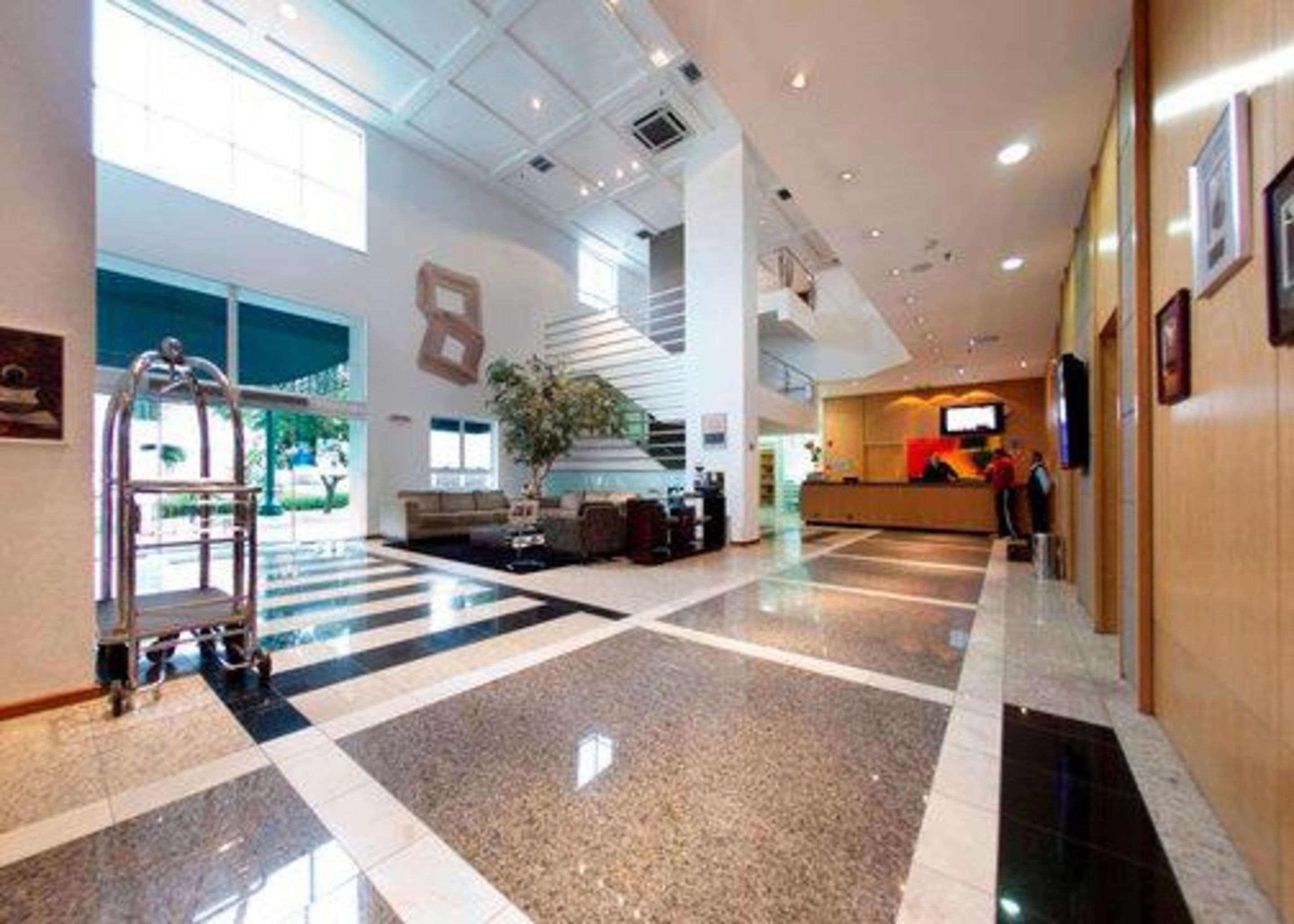 Quality Hotel Curitiba Kültér fotó