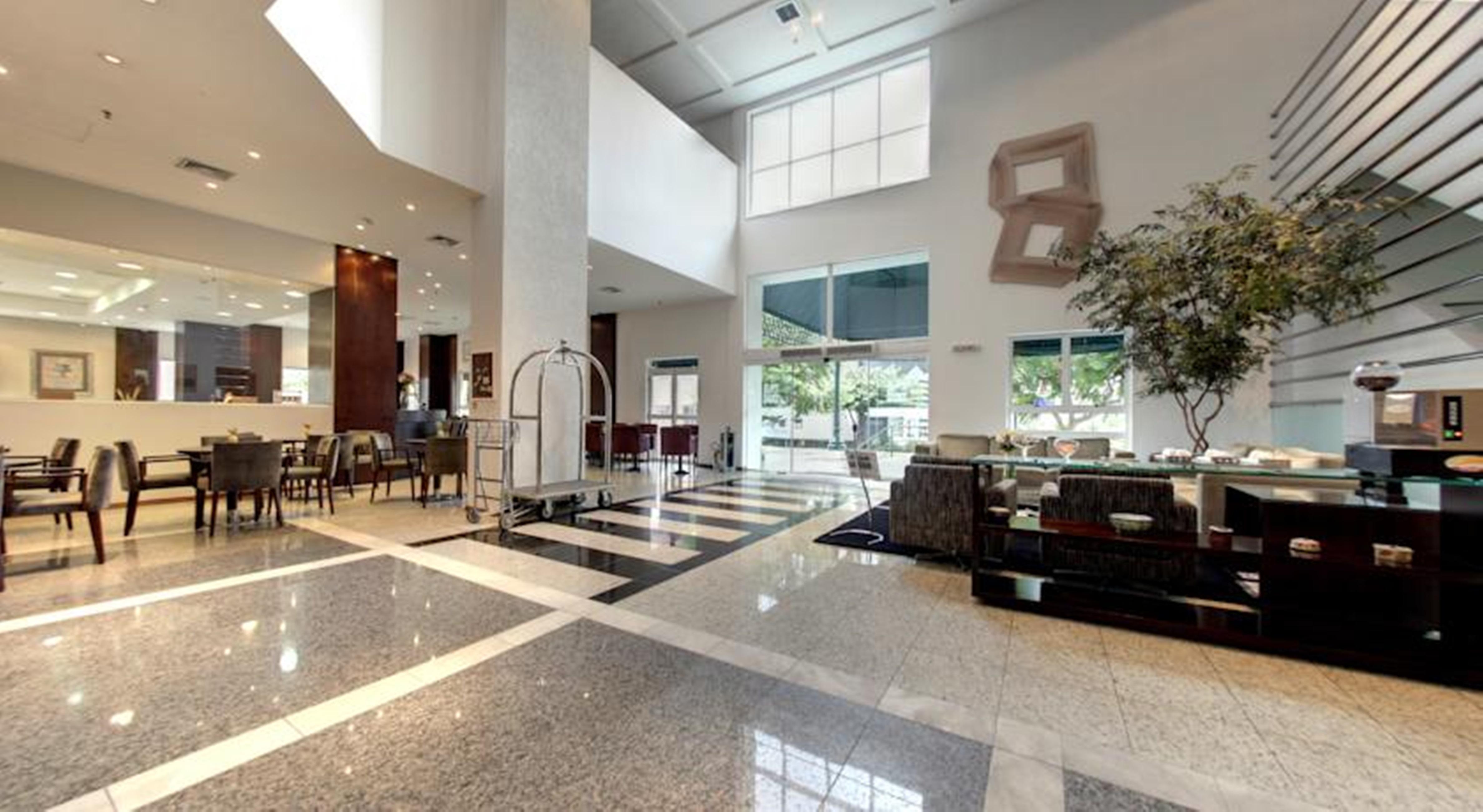 Quality Hotel Curitiba Kültér fotó